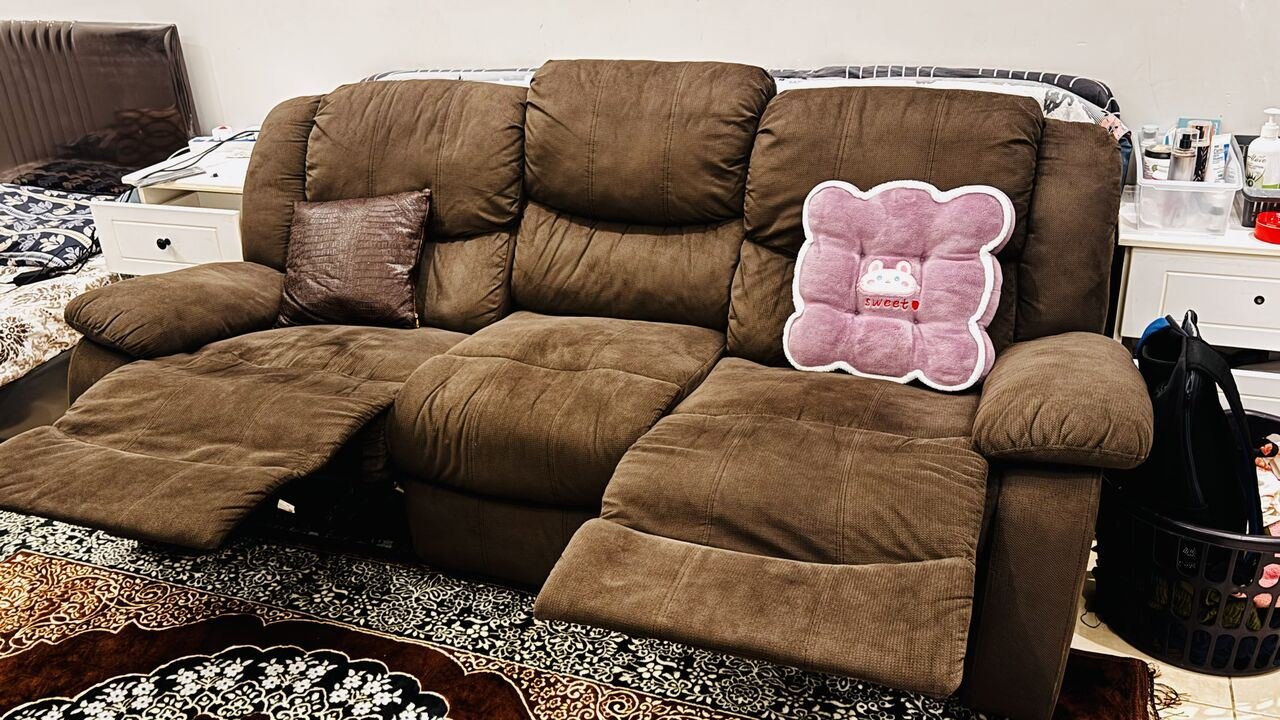 SAR 950, 3 Seater Recliner