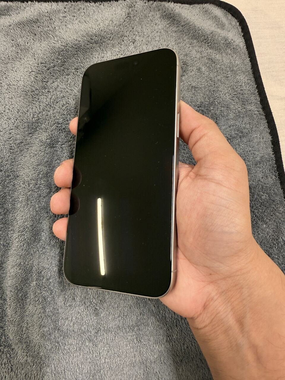 SAR 2700, Iphone 15 Pro Max 256 GB Natural Titanium