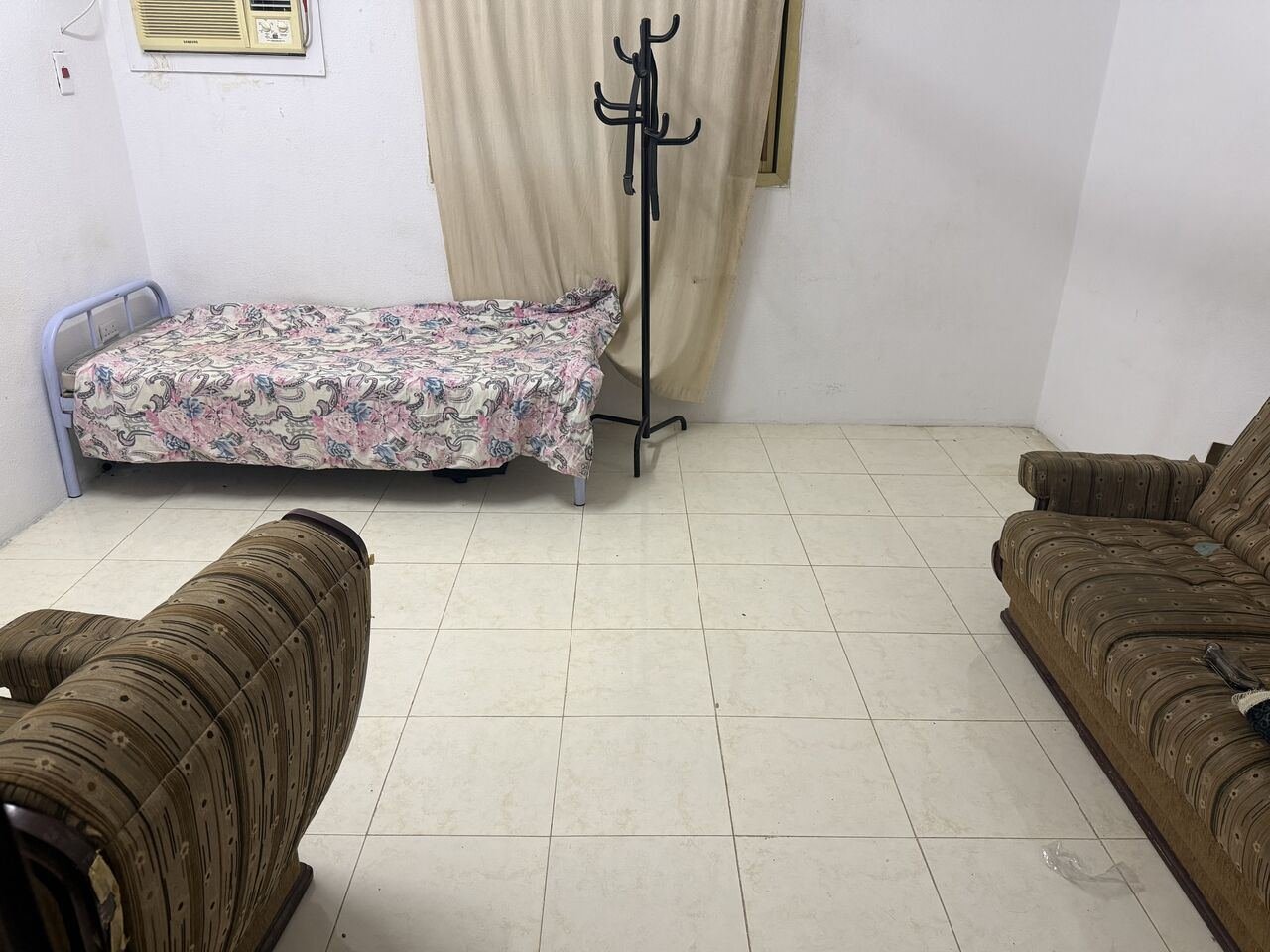 SAR 1100/month, One Room Furnished Available