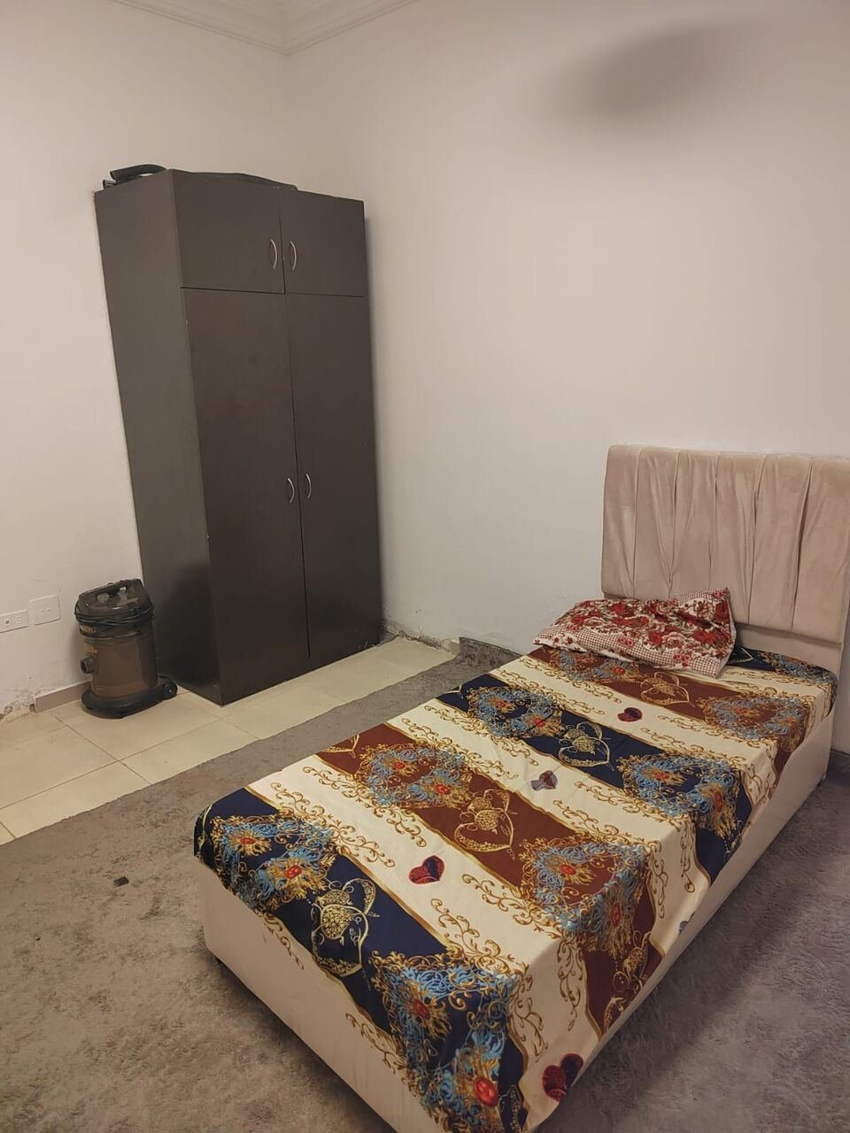 SAR 1000/month, 14 Sq. Meter, One Room Semi Furnished For Executive Bachelors
