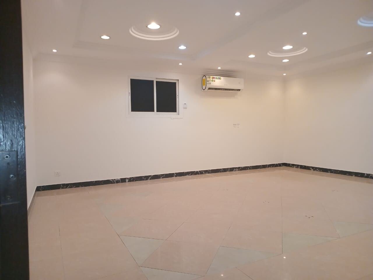 SAR 24000/year, 1 BR, Studio Apartment Available In Al Malaz Near Dunes School