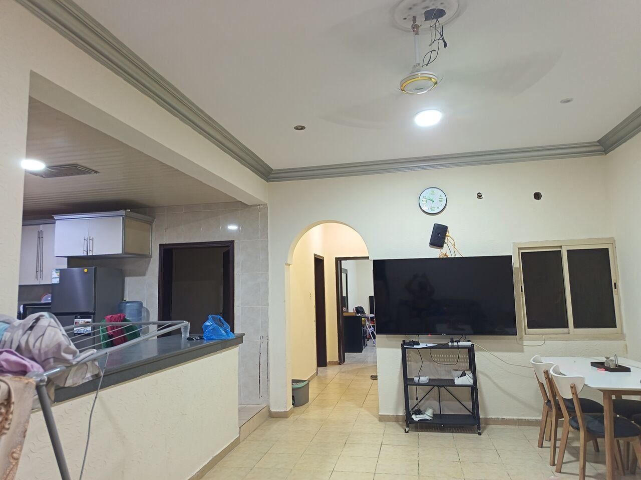 SAR 1000/month, ROOM FOR RENT IN A FURNISHED FAMILY APPARTMENT FOR BACHELOR