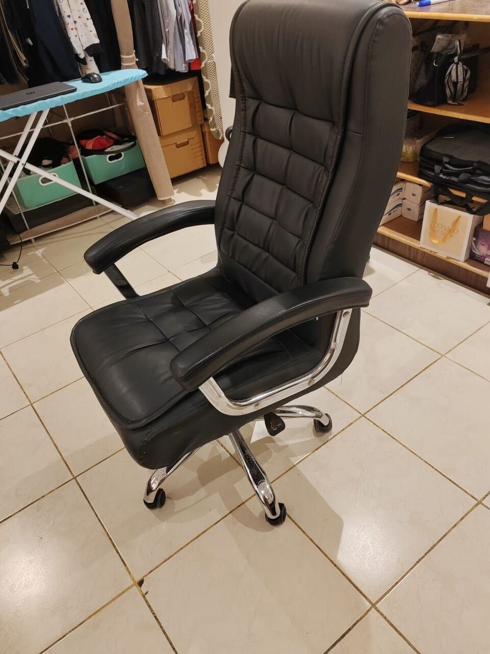 SAR 180, Office And Computer Chair (A Chair Where You Can Recline Its Back)