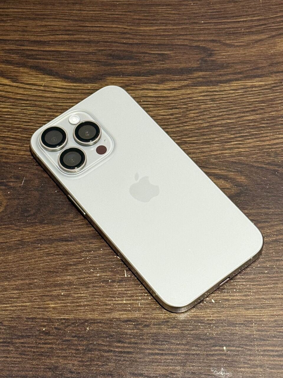 SAR 3000, Apple IPhone 15 Pro 128gb Natural Titanium In Mint Condition