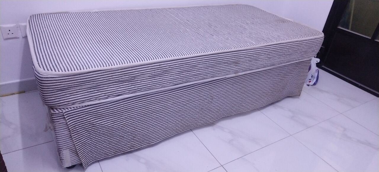 SAR 800, Single Bed With Comfort Mattress & Windows AC