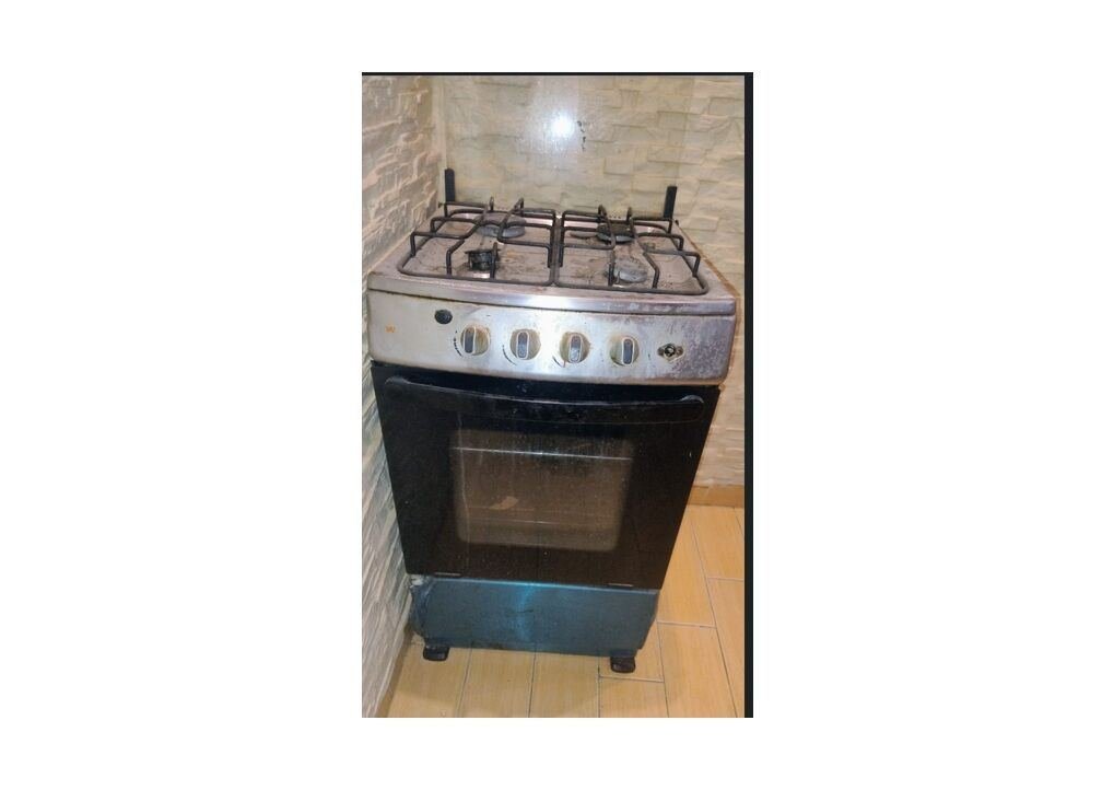 SAR 200, GAS STOVE WITH 4 BURNNEL READY FOR SALE