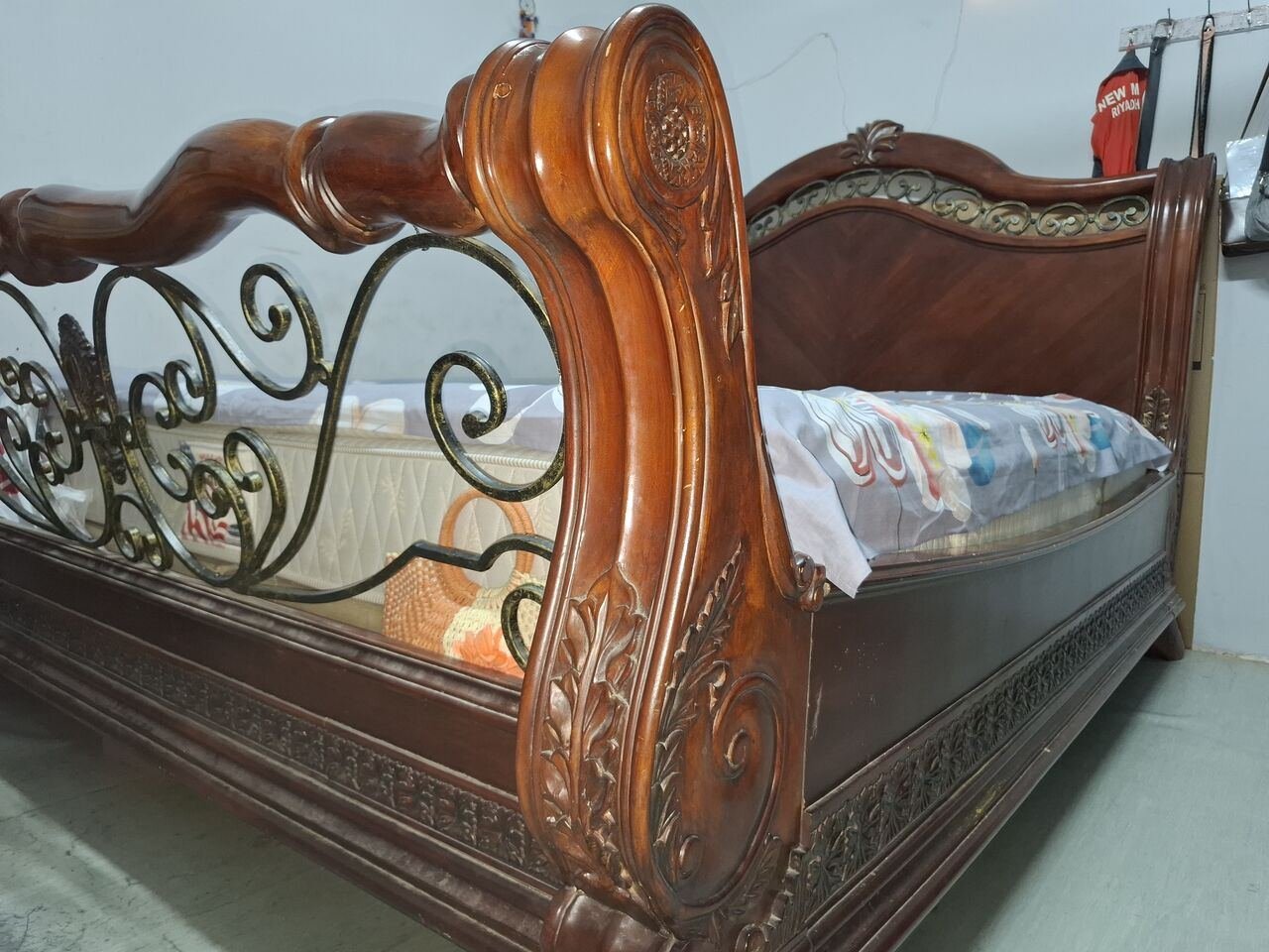 SAR 800, King Size Cot With American Mattress