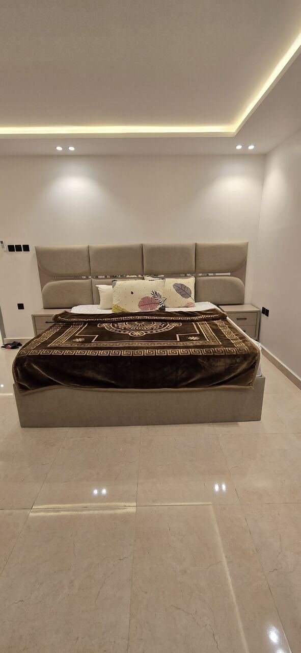SAR 2000, غرفة نوم ٥ قطع + مرتبة 200*200