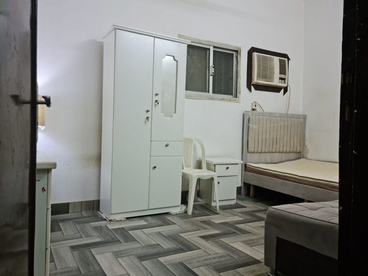 SAR 1250/month, Single Room For Rent- Malaz