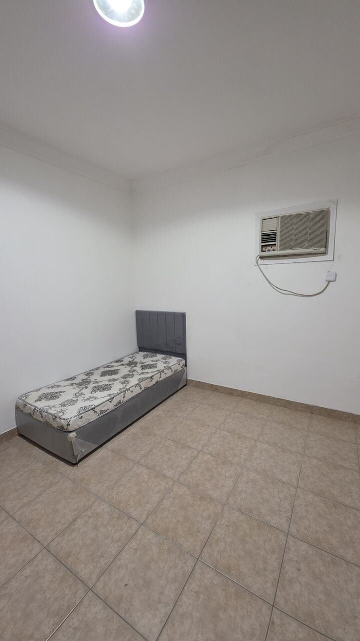 SAR 1200/month, I Would Like To Offer Room For Rent Bachelor