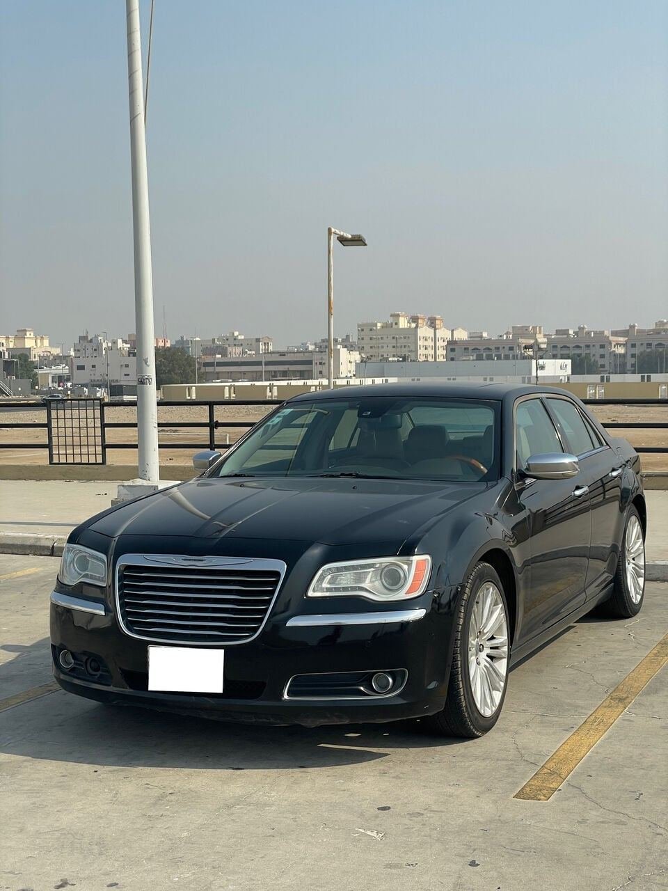 SAR 27000, Chrysler 300C, 2013, Automatic, 300 KM, For Sale.