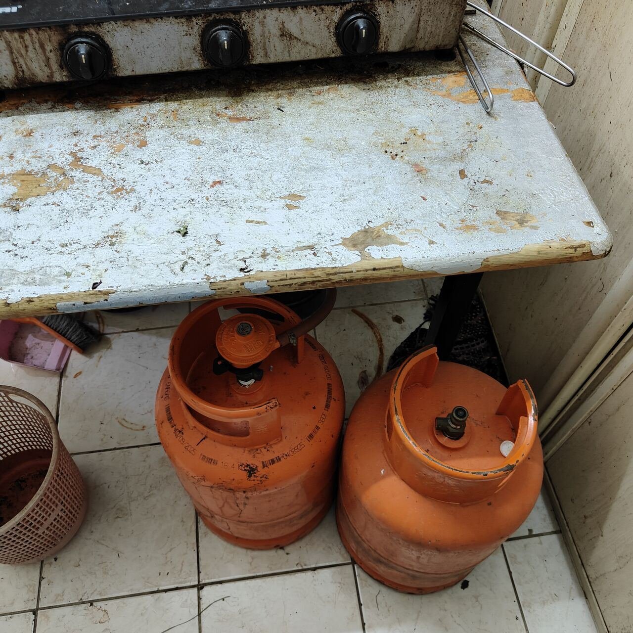 SAR 400, Gas Cylinders
