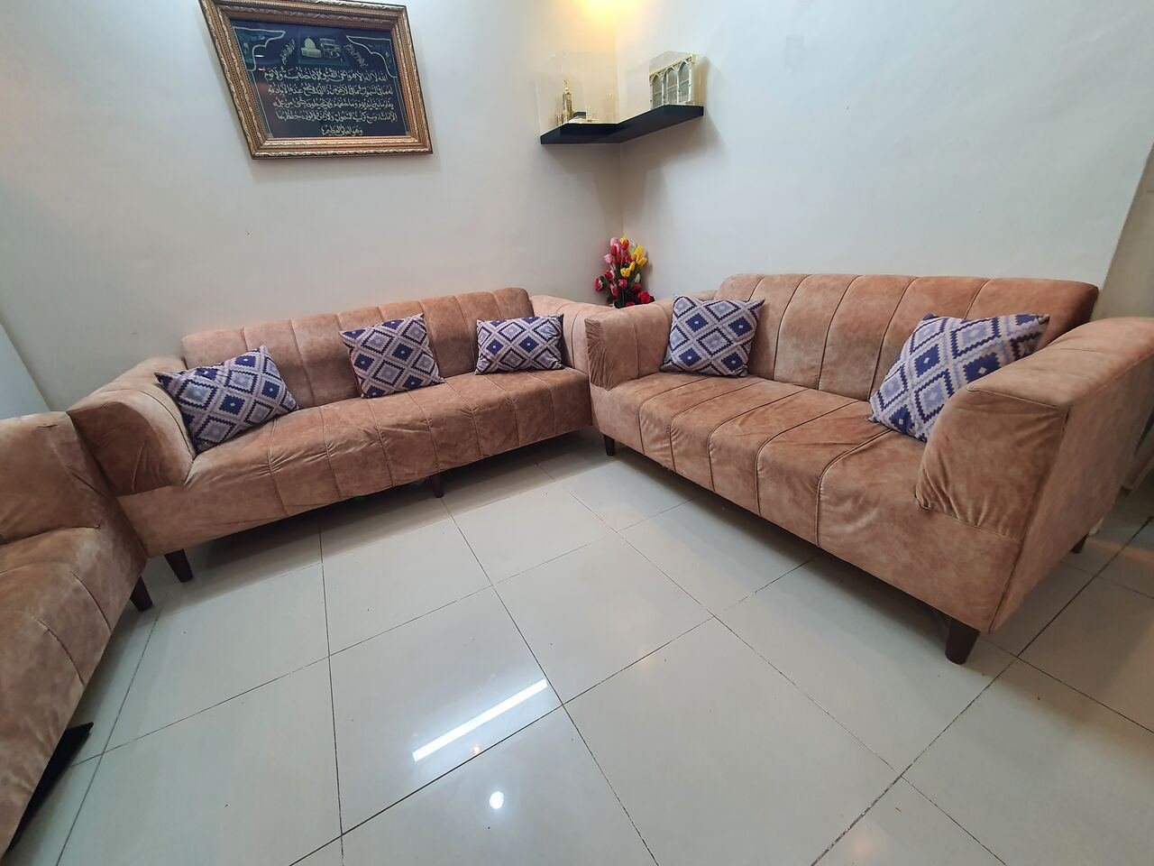 SAR 900, 7 Seater Sofa Set In Good Condition