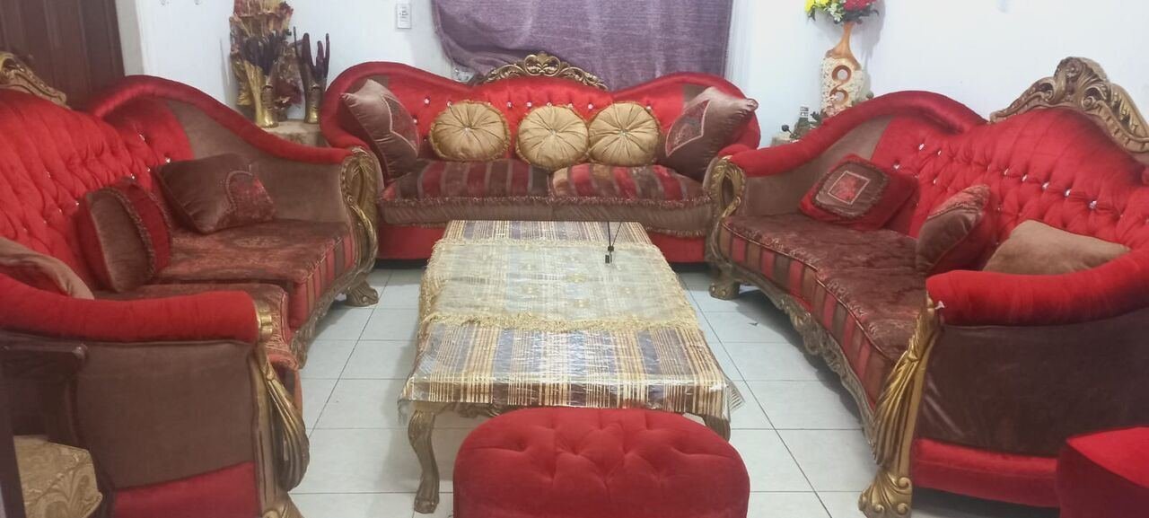 SAR 650, Sofa Available In An Excellent Conditioned For Sale