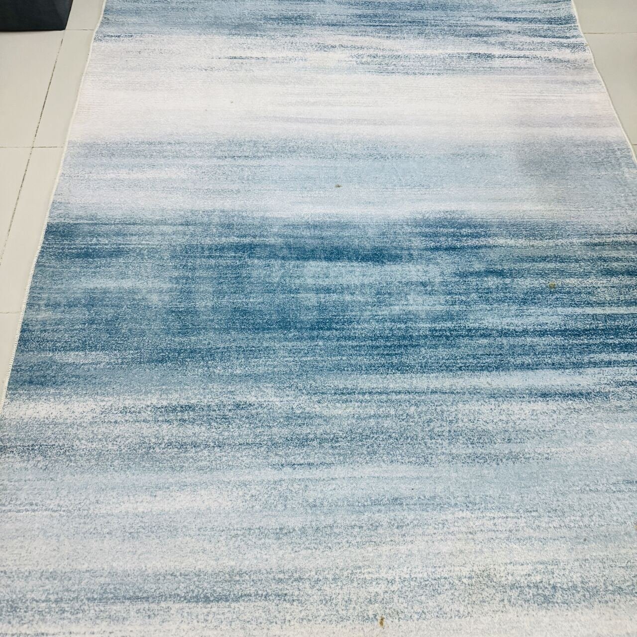 SAR 99, Excellent Condition Carpet (150 X 200 Cm)