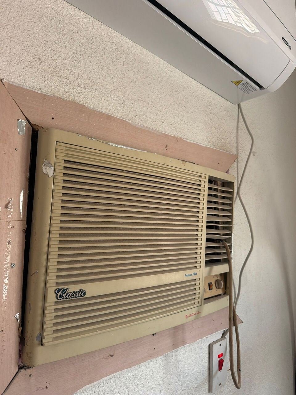 SAR 450, Zamil 1.5 Ton Window Ac For Sale , Good Working