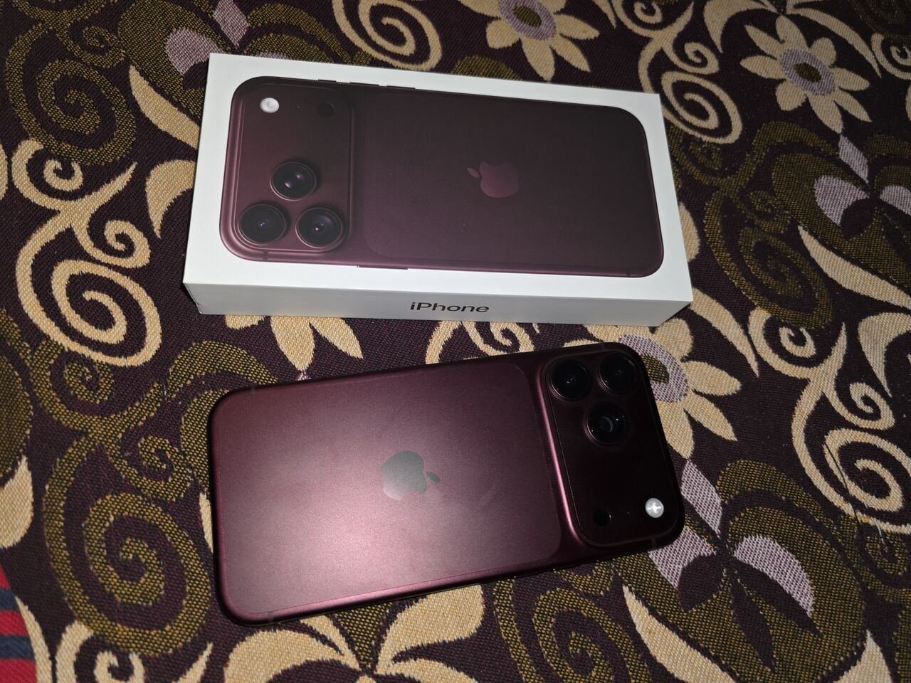 SAR 7000, Iphone 18 Pro Max 512 Gb Burgundy