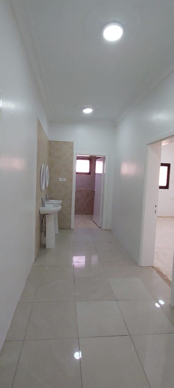 SAR 55000/year, 6 BR, Family Villa First And 2nd Floor With Large Portion Speciouse Neet Clean Split Installed