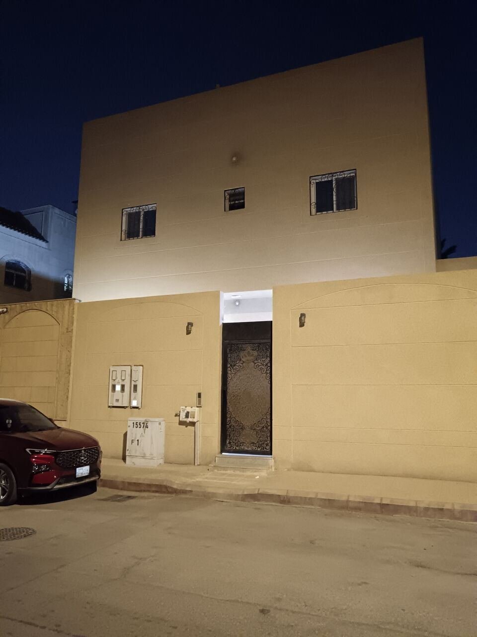 SAR 42000/year, 3 BR, Close To King Abdullah Park, A Hospital Of Security Forces And Other Services.