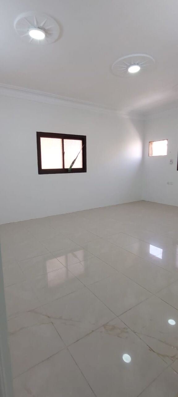 SAR 55000/year, 6 BR, Family Villa First And 2nd Floor With Large Portion Separate Entrance Well Maintain House