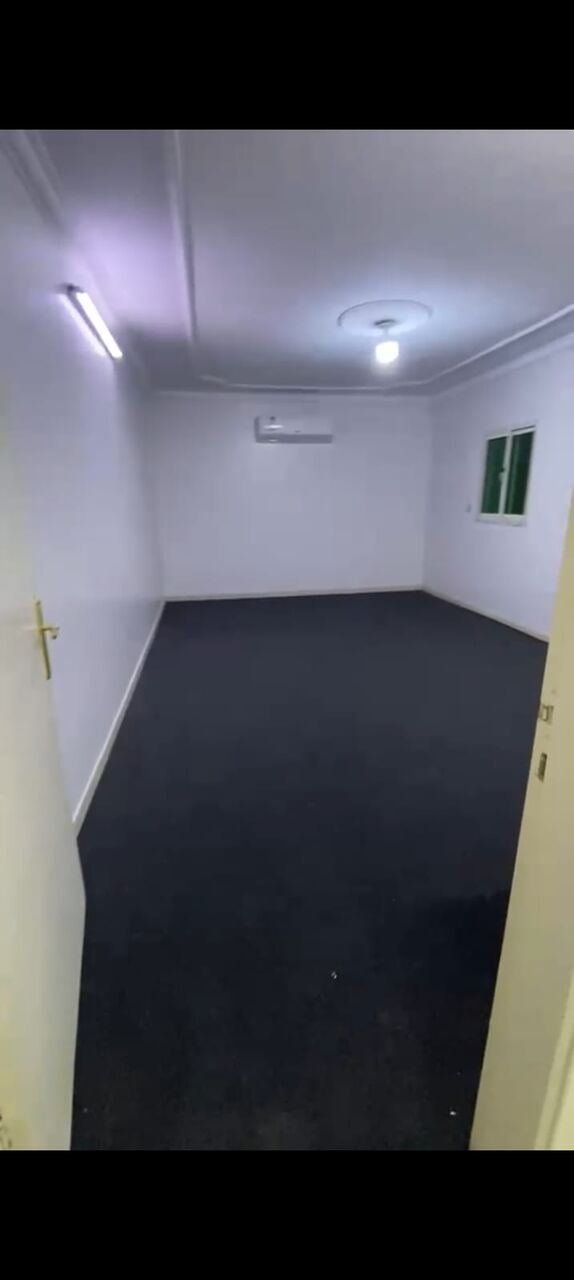 SAR 15000/year, 1 BR, Family Studio For Family Husband Wife Sutable Well Maintain AC Kitchen Cabinte Installed