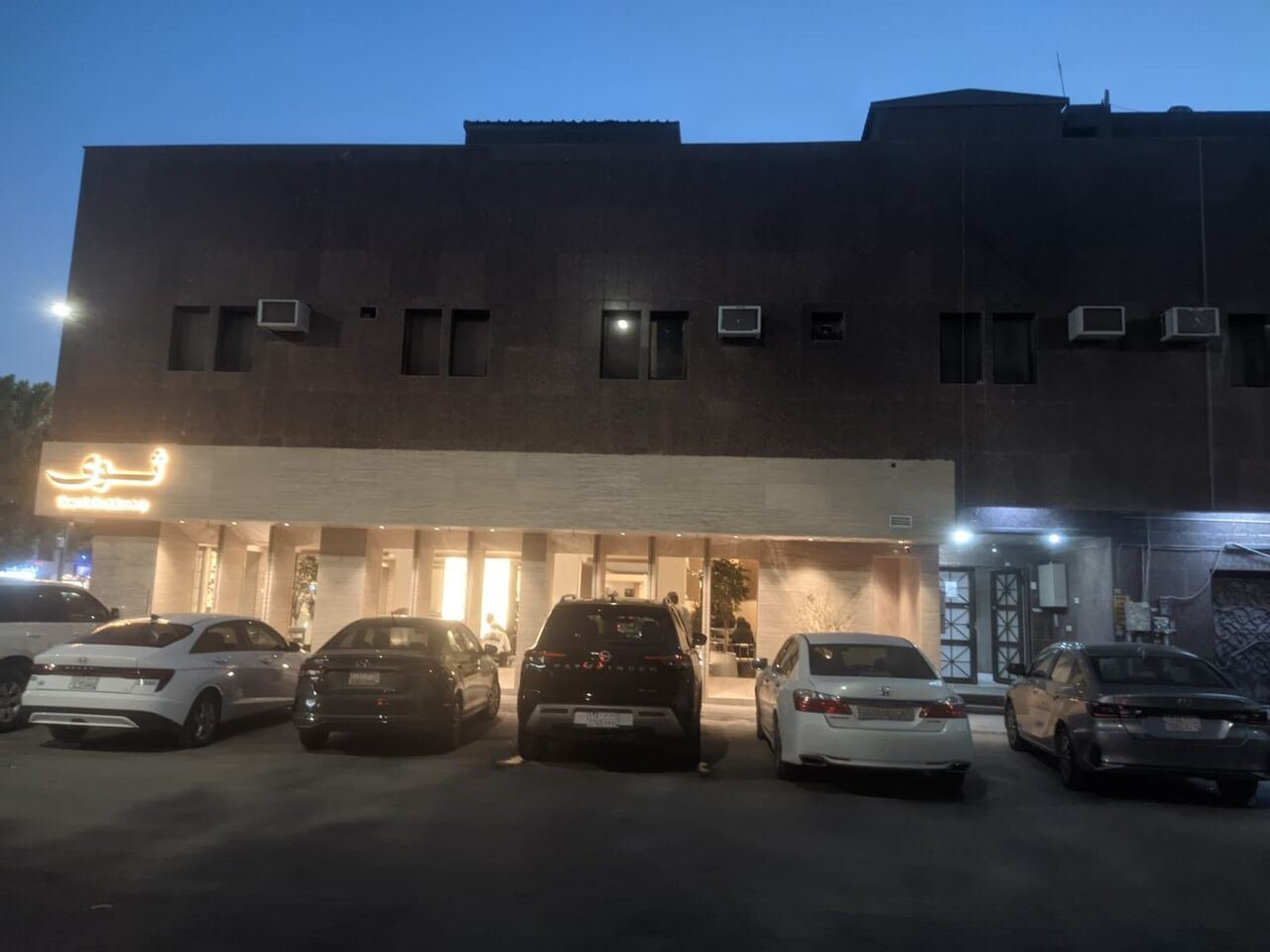 SAR 55000/year, 3 BR, Renovated Second-floor Apartment For Rent In Riyadh, Al-Murooj District.