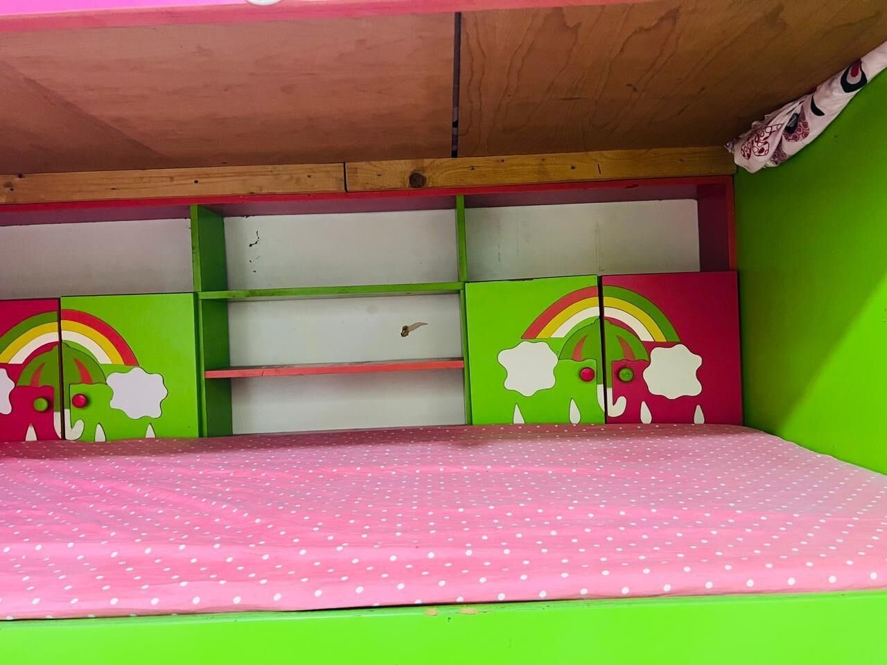 SAR 400, 0536150642 KIDS BUNK BED FOR SALE Well-maintained Kids' Bunk Bed Available For Sale.