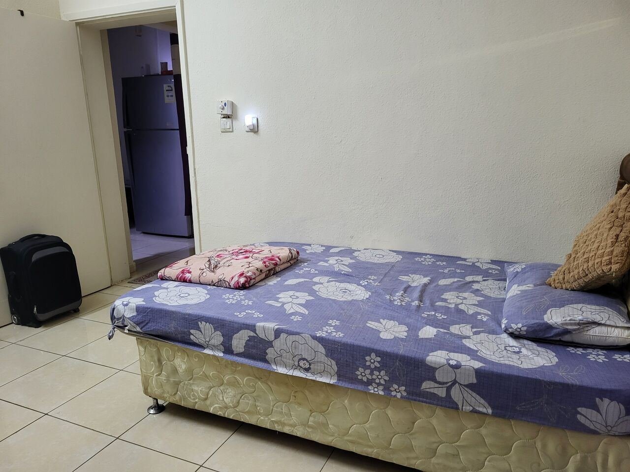 SAR 900/month, Furnished, Fully Furnished Single Room For Executive Muslim Bachelor (Non-Smoker)