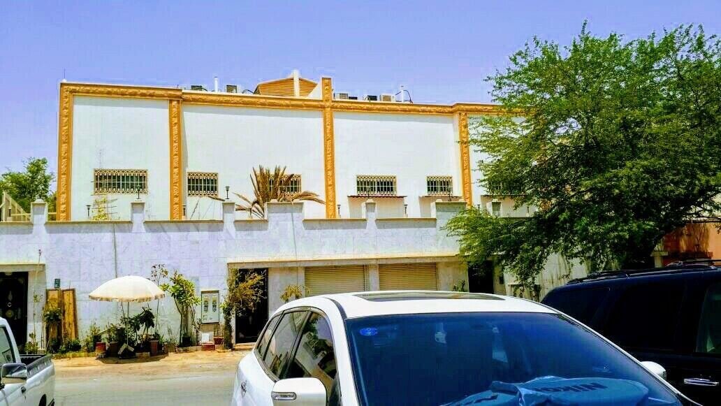 SAR 25000/year, 2 BR, 2-Room Suite Near King Salman Park & Top Malls