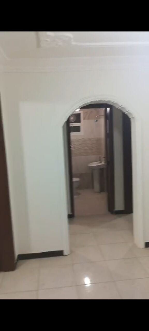 SAR 28000/year, 3 BR, Family Apartment 3 Beadrooms Speciouse House Well Maintain Well Located