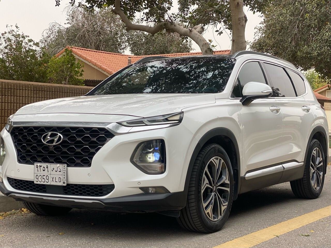 SAR 83000, Hyundai Santa Fe, 2019, Automatic, 81000 KM, ,Hyundai Santafe. Only 80k Kms,fully Loaded. Hieght Edition. Sau