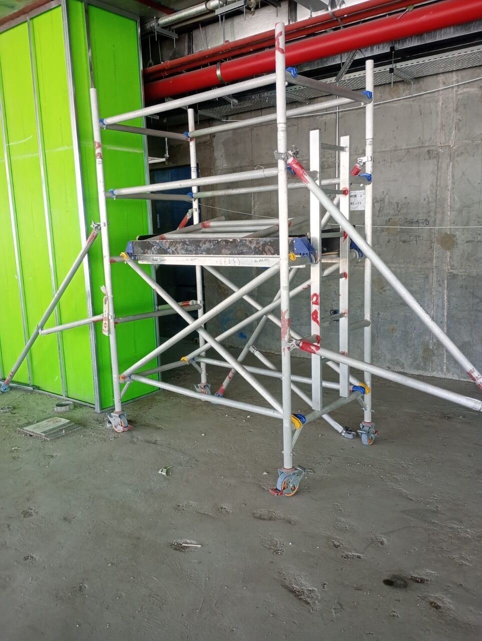 SAR 4000, Scaffolding - Aluminum 2 Nos 4000 Sar Per Scaffolding