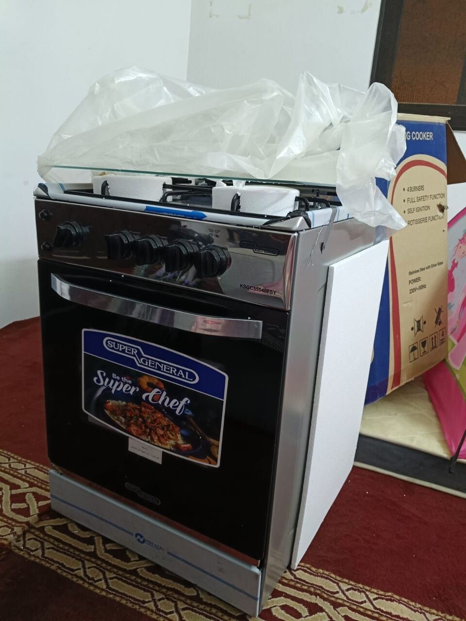 SAR 450, BRAND NEW GAS STOVE WITH OVEN-UNTOUCHED-SUPER GENERAL