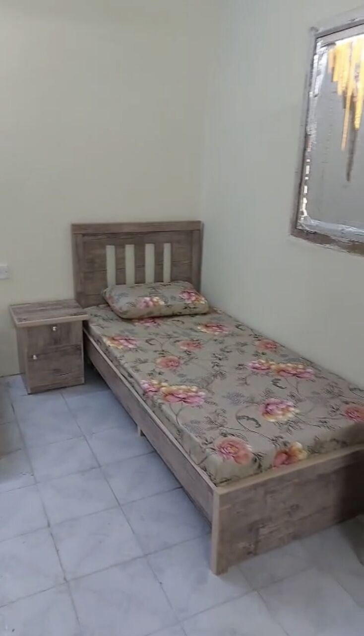 SAR 350, Furniture Available