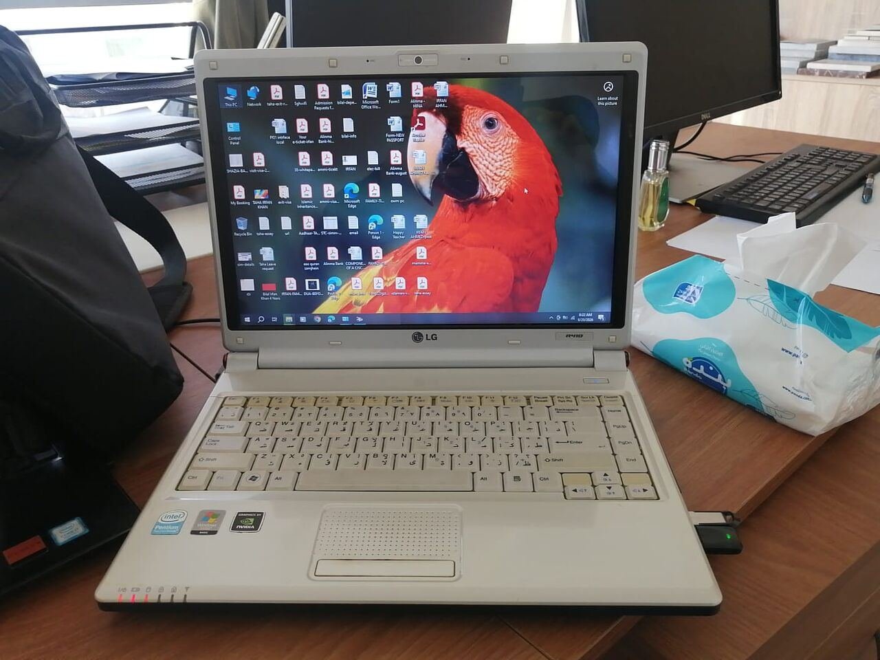 SAR 350, LG R410 INTEL PENTIUM DUAL CORE LAPTOP FOR SALE