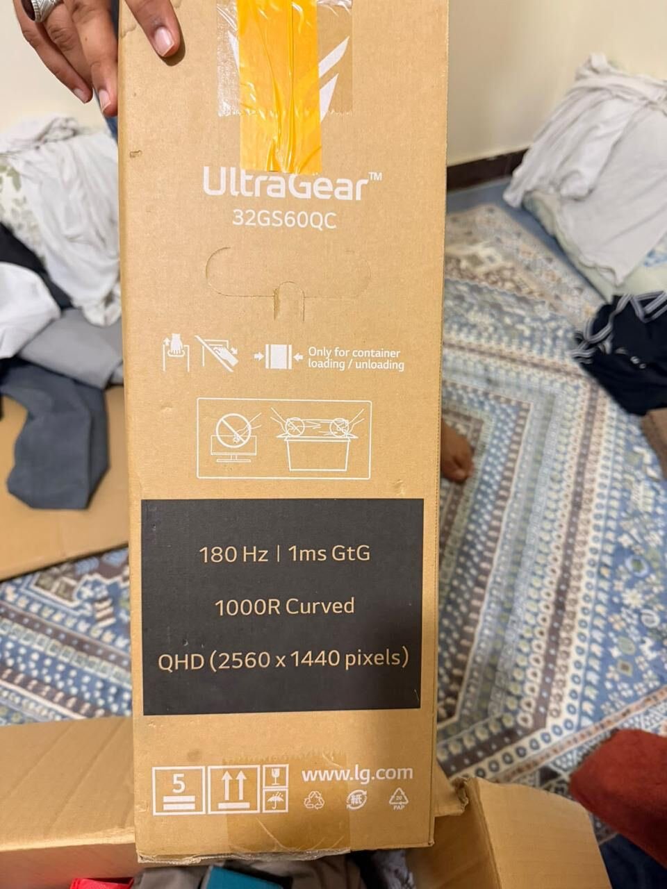 SAR 800, Ultragear 32 Inch 80 Cm/31.5 180Hz