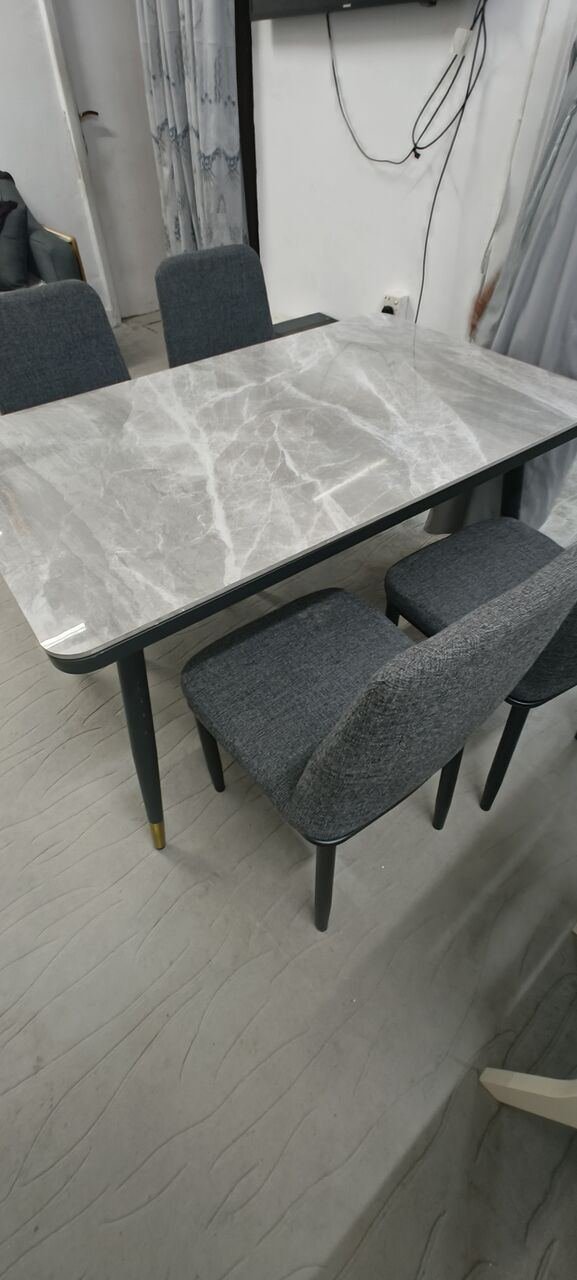 SAR 700, Dining Table Top Condition / 700 SAR Slightly Negotiable