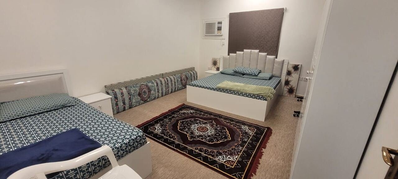 Furnished, 4 BR, Premium Furnished 4-Bedroom Apartment For Rent Near Masjid Al Nabawi