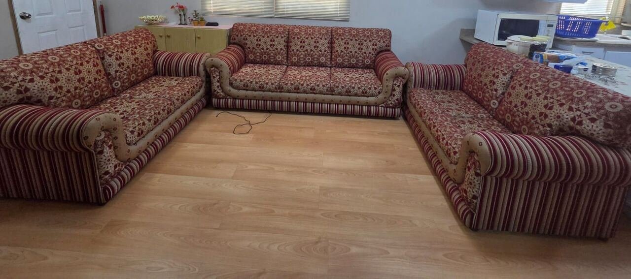 SAR 800, 3 Piece Sofa Set