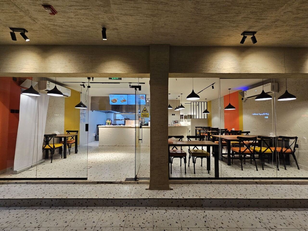 SAR 300000, 70 Sq. Meter, Fastfood Broasted Restaurant For Sale