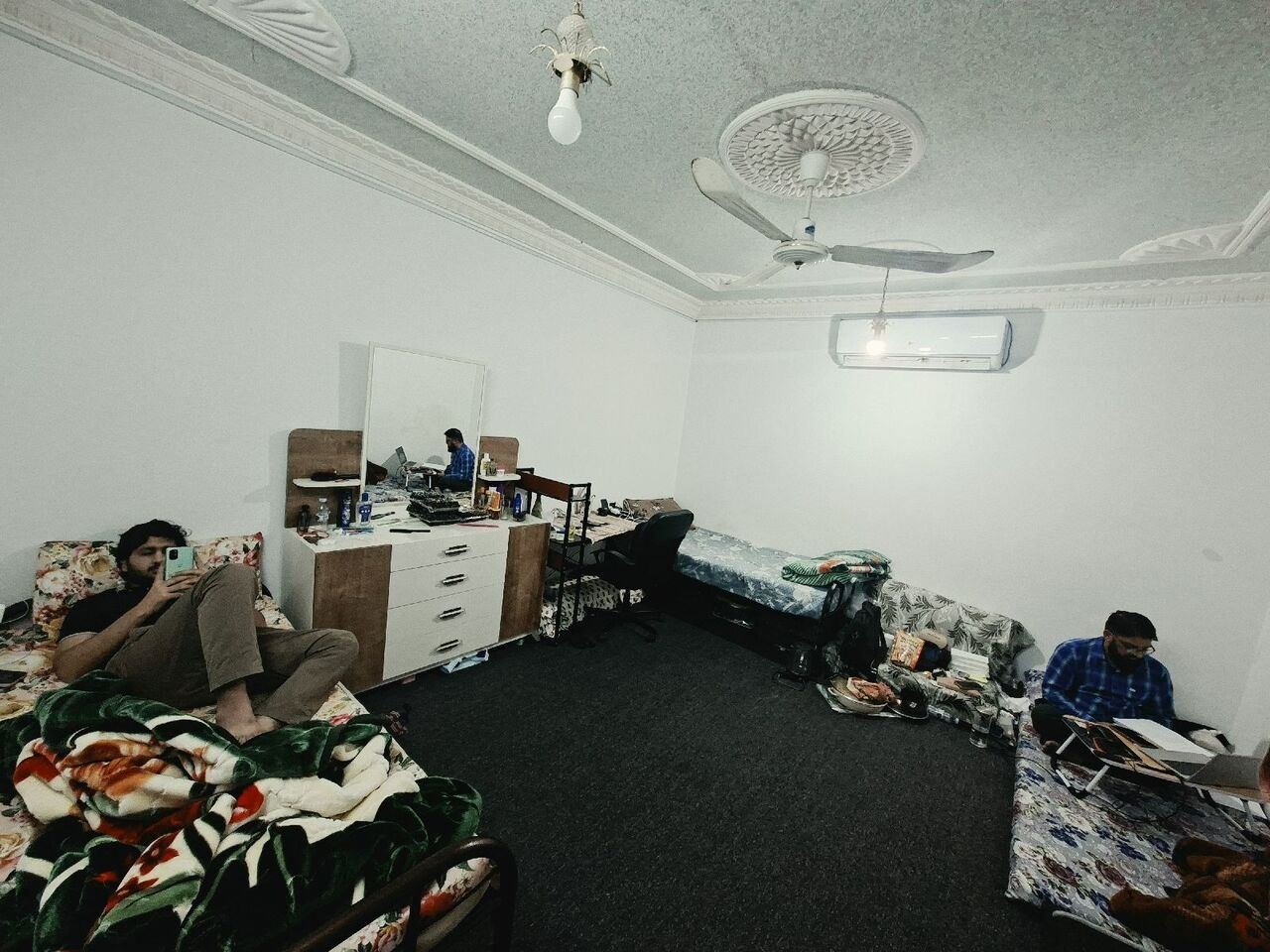 SAR 1000/month, Clean & Comfortable Room For Rent – Prime Location