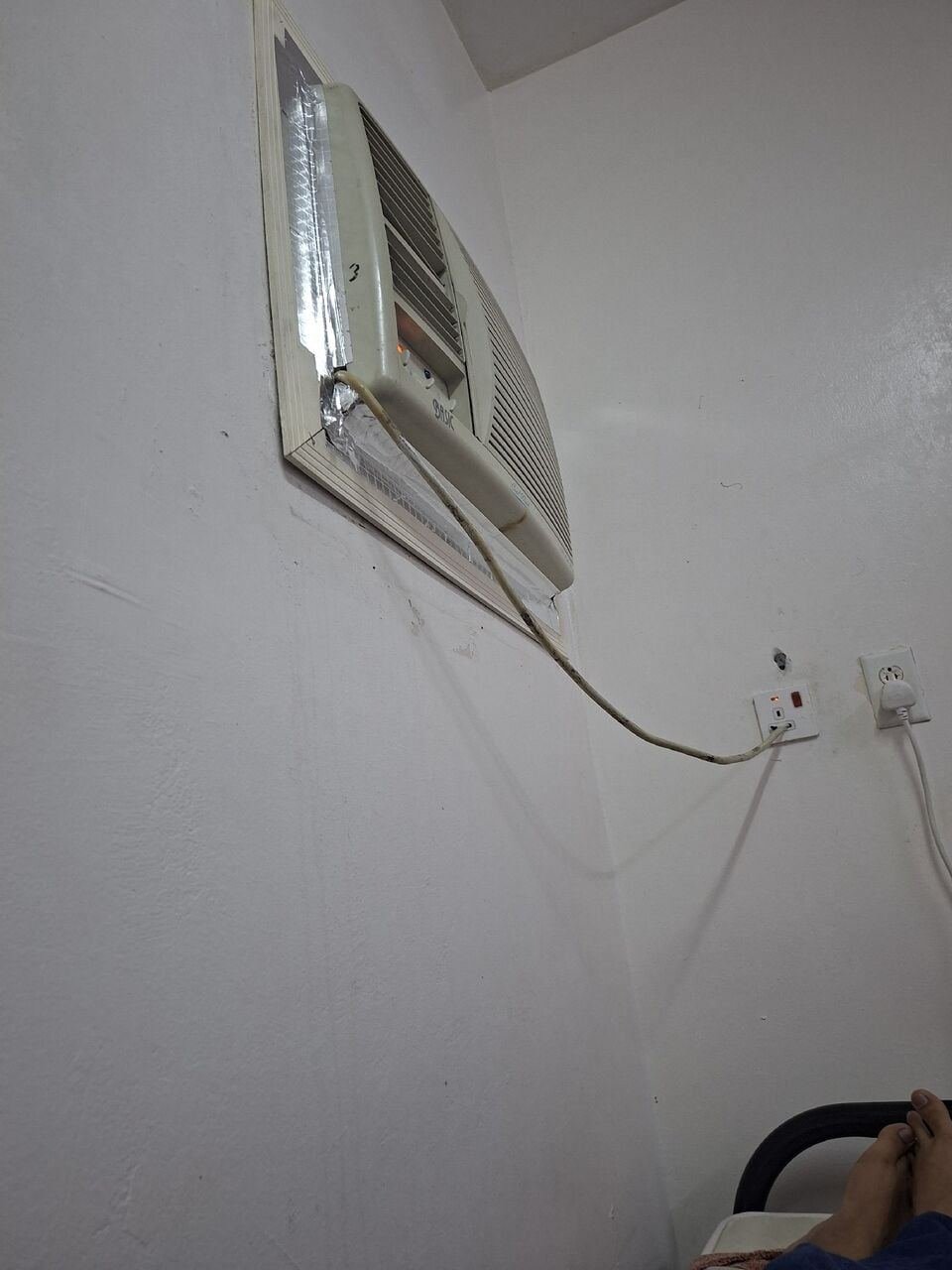 SAR 500/year, Furnished Big Room Available
