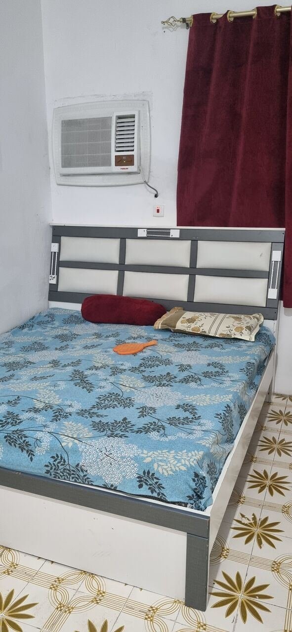 SAR 350, Bed & Dressing Table For Sale