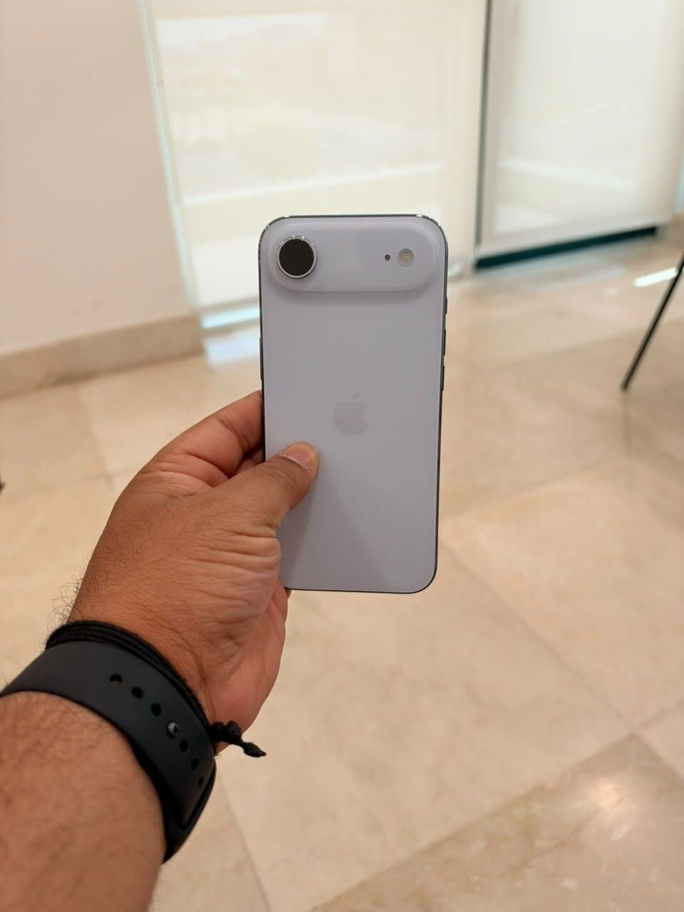 SAR 2700, IPhone Air 256 GB