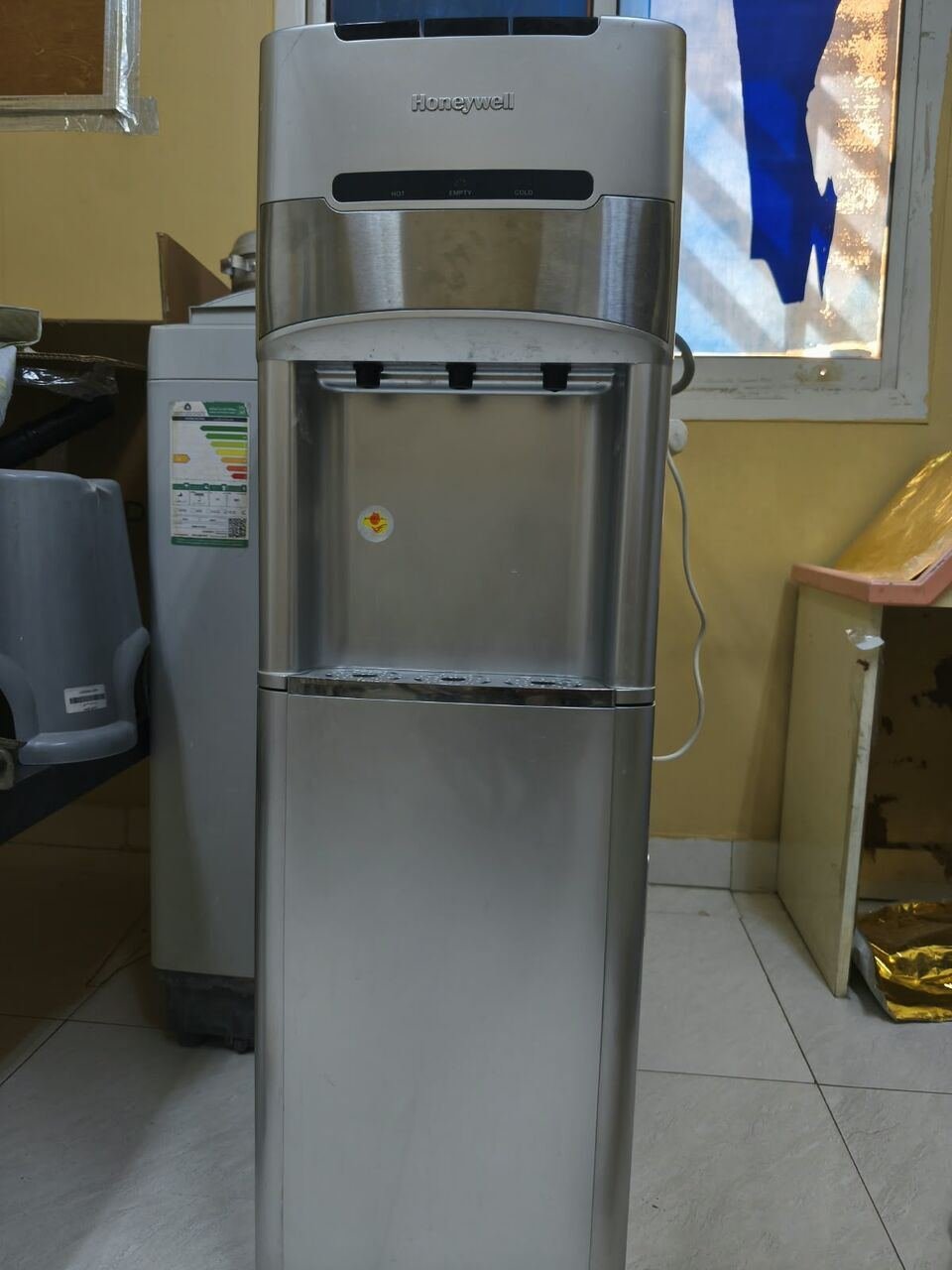SAR 375, Honeywell Water Dispenser- Bottom Load. Big Size
