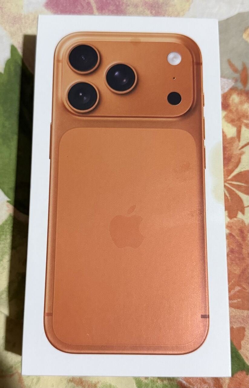 SAR 3550, Iphone 17 Pro Cosmic Orange