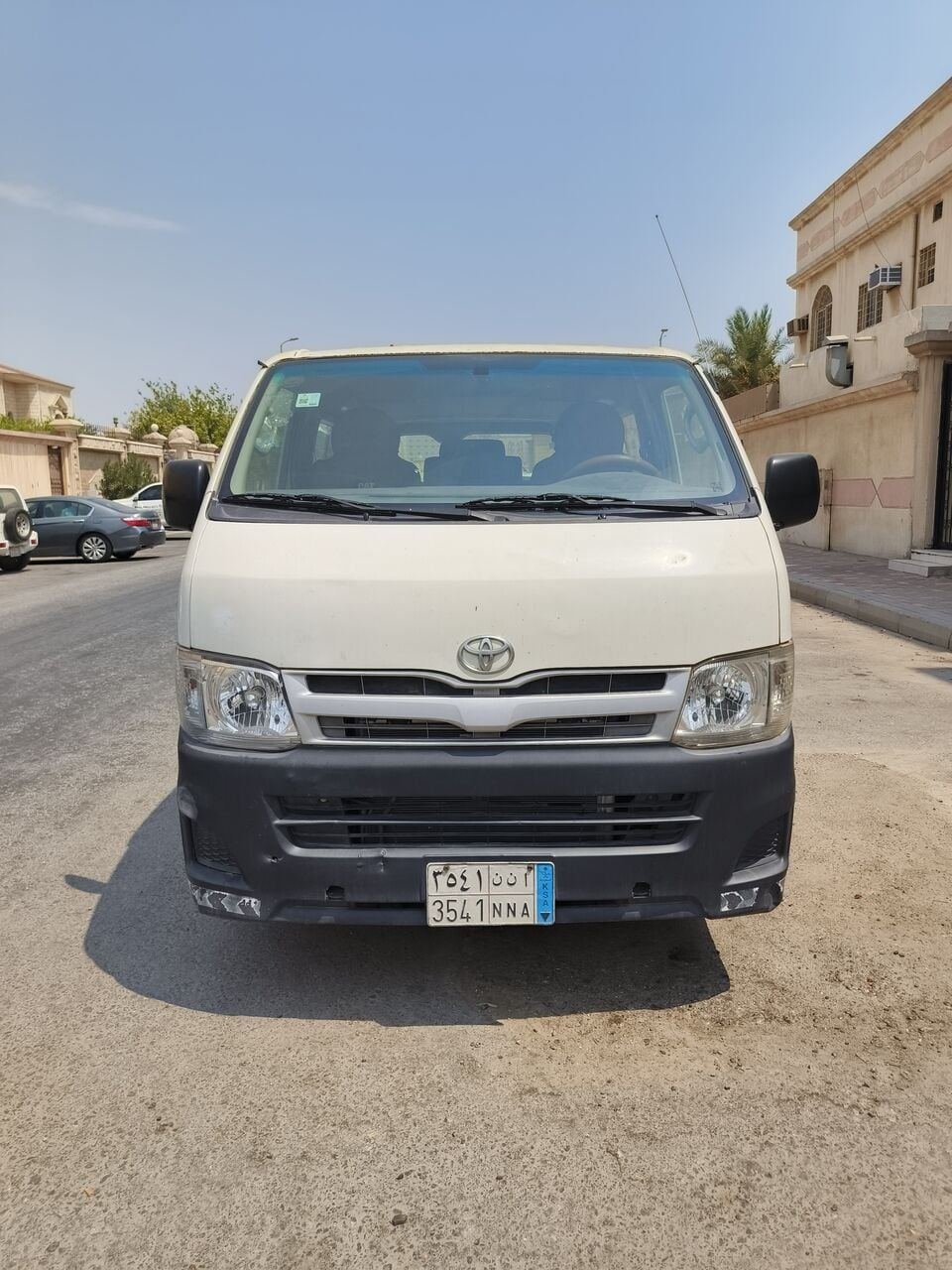 SAR 60000, Toyota Hiace, 2013, Manual, 334000 KM, Model , Passenger 14 Seater Available For Sale