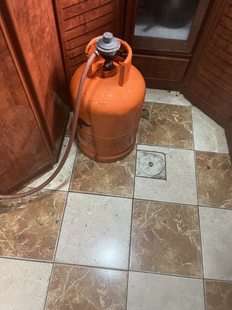 SAR 200, SAR 200 Gas Cylinder And Stove