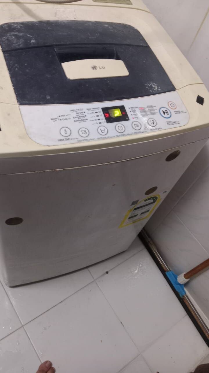 SAR 850, Window AC And Automatic Washing Machine