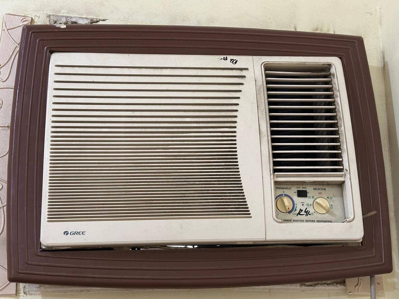 SAR 500, Selling Window Ac 1.5 Ton